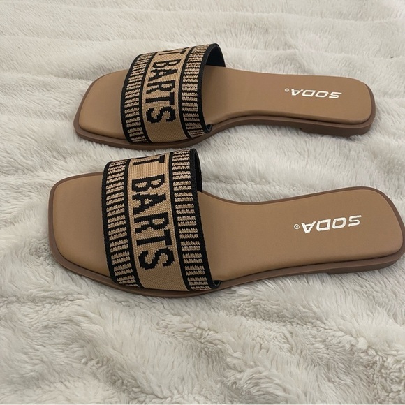 St Barts Tan and Black Sandals Slides Size 7 - Picture 5 of 8